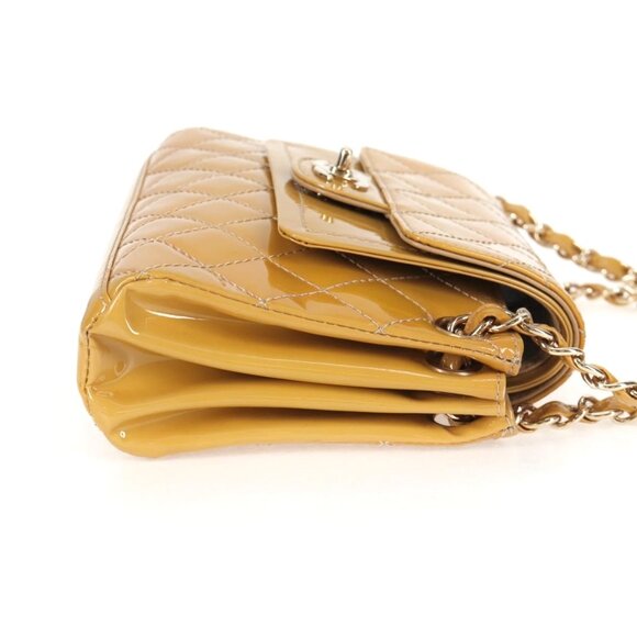 CHANEL Matelasse Chain Shoulder Bag - Picture 5 of 16